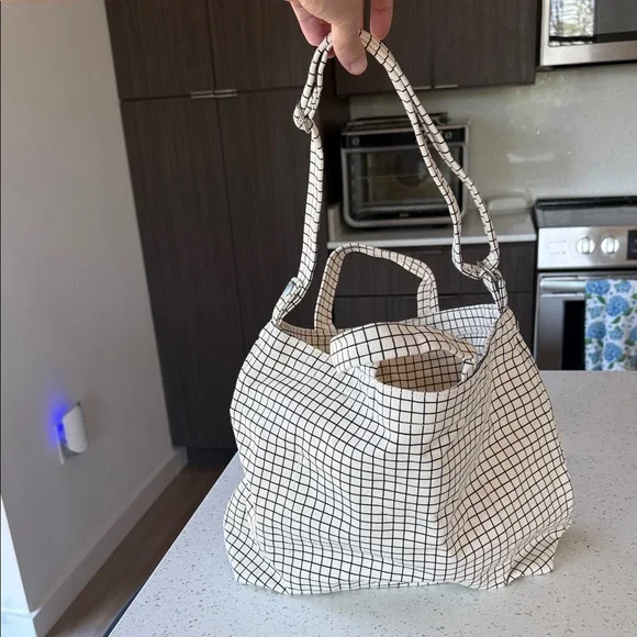 BAGGU Zip Tote Bag - Picture 2 of 9